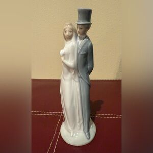 Nao by Lladro of Spain Just Married Bride & Groom Wedding Cake Topper Figurine
